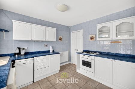 2 bedroom Semi-detached bungalow for sale in Malvern Avenue, Grimsby, DN33
