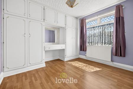 2 bedroom Semi-detached bungalow for sale in Malvern Avenue, Grimsby, DN33