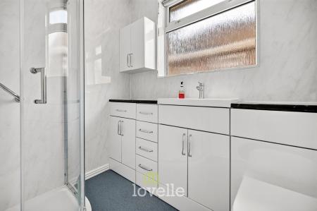 2 bedroom Semi-detached bungalow for sale in Malvern Avenue, Grimsby, DN33