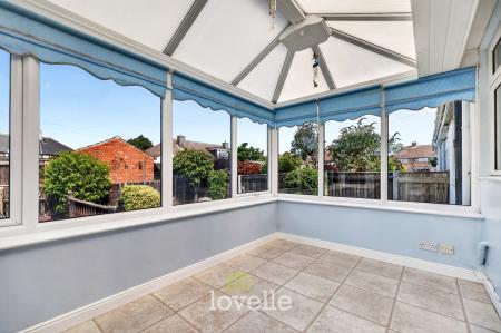 2 bedroom Semi-detached bungalow for sale in Malvern Avenue, Grimsby, DN33