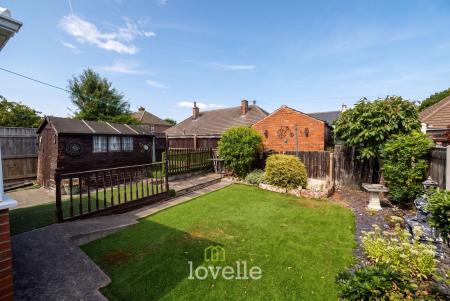 2 bedroom Semi-detached bungalow for sale in Malvern Avenue, Grimsby, DN33