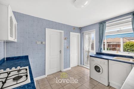 2 bedroom Semi-detached bungalow for sale in Malvern Avenue, Grimsby, DN33