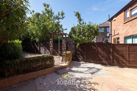 2 bedroom Semi-detached house for sale in Highfield Road, North Thoresby, DN36