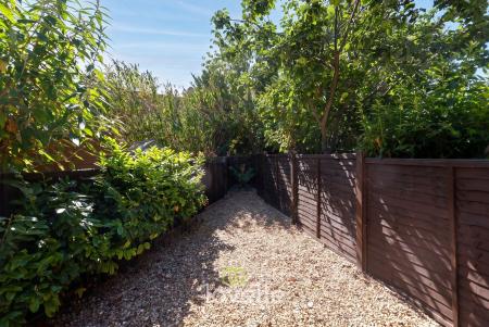 2 bedroom Semi-detached house for sale in Highfield Road, North Thoresby, DN36