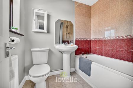 2 bedroom Semi-detached house for sale in Highfield Road, North Thoresby, DN36