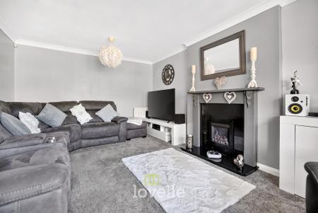 4 bedroom Detached house for sale in Newmarch Court, Scartho Top, DN33