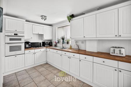 4 bedroom Detached house for sale in Newmarch Court, Scartho Top, DN33