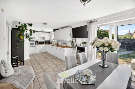 4 bedroom Detached house for sale in Newmarch Court, Scartho Top, DN33