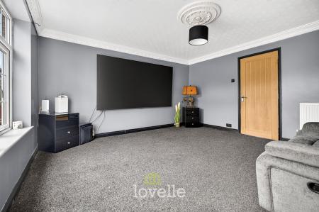 3 bedroom Semi-detached house for sale in Station Road, Stallingborough, DN41