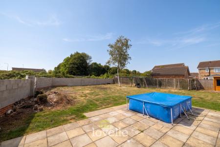 3 bedroom Semi-detached house for sale in Station Road, Stallingborough, DN41