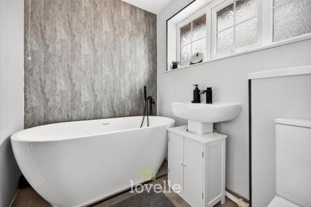 3 bedroom Semi-detached house for sale in Station Road, Stallingborough, DN41