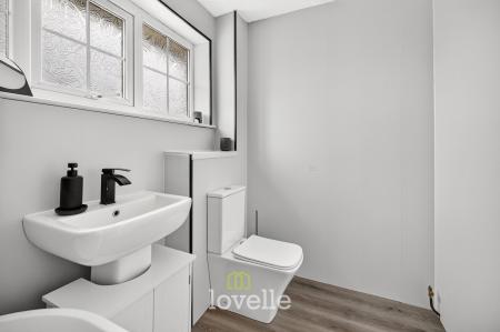 3 bedroom Semi-detached house for sale in Station Road, Stallingborough, DN41