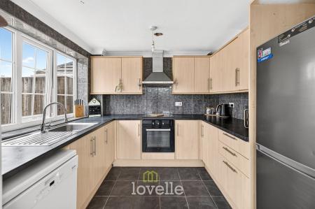 3 bedroom Semi-detached house for sale in Station Road, Stallingborough, DN41