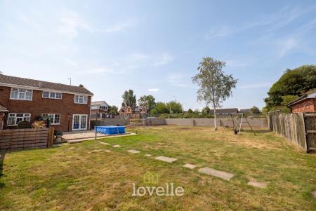 3 bedroom Semi-detached house for sale in Station Road, Stallingborough, DN41