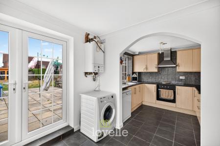 3 bedroom Semi-detached house for sale in Station Road, Stallingborough, DN41