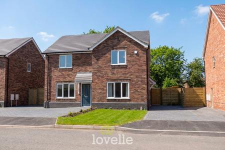 2 bedroom Semi-detached house for sale in Harewood Way, Grimsby, DN32