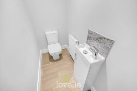 2 bedroom Semi-detached house for sale in Harewood Way, Grimsby, DN32