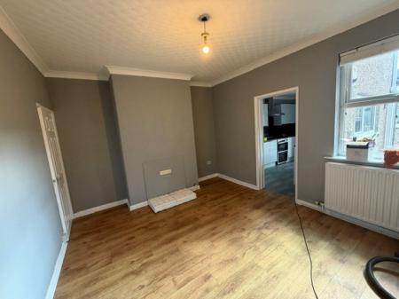 3 bedroom Terraced House to let in Lovett Street, Cleethorpes, DN35