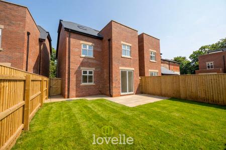 4 bedroom Detached house for sale in Abbey Road, Grimsby, DN32