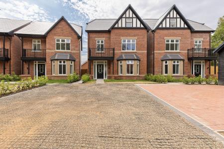 4 bedroom Detached house for sale in Abbey Road, Grimsby, DN32