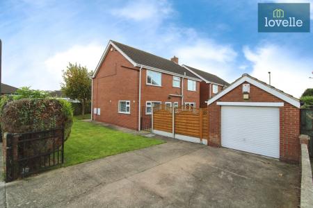 4 bedroom Detached house for sale in St. Nicholas Drive, Grimsby, DN37