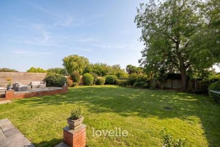 4 bedroom Detached house for sale in Brigsley Road, Waltham, DN37
