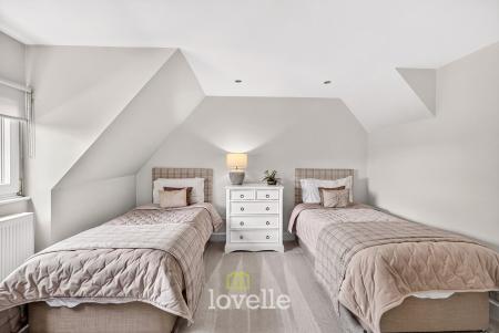 4 bedroom Detached house for sale in Brigsley Road, Waltham, DN37