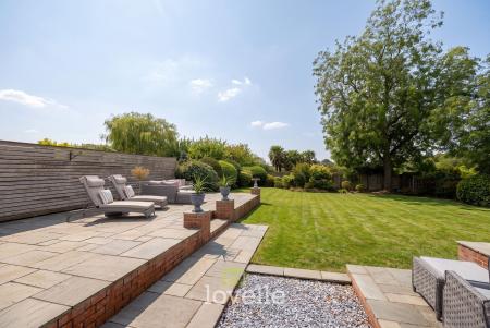 4 bedroom Detached house for sale in Brigsley Road, Waltham, DN37