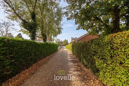 4 bedroom Detached house for sale in Brigsley Road, Waltham, DN37