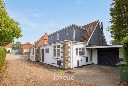 4 bedroom Detached house for sale in Brigsley Road, Waltham, DN37