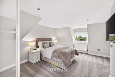 4 bedroom Detached house for sale in Brigsley Road, Waltham, DN37