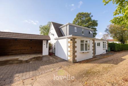 4 bedroom Detached house for sale in Brigsley Road, Waltham, DN37