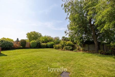 4 bedroom Detached house for sale in Brigsley Road, Waltham, DN37