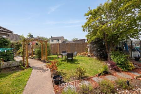 3 bedroom Semi-detached bungalow for sale in Laceby Road, Grimsby, DN34