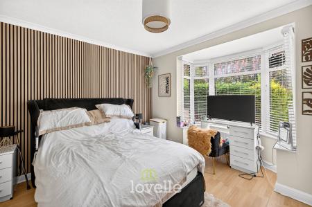 3 bedroom Semi-detached bungalow for sale in Laceby Road, Grimsby, DN34