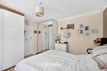 3 bedroom Semi-detached bungalow for sale in Laceby Road, Grimsby, DN34
