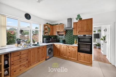 3 bedroom Semi-detached bungalow for sale in Laceby Road, Grimsby, DN34