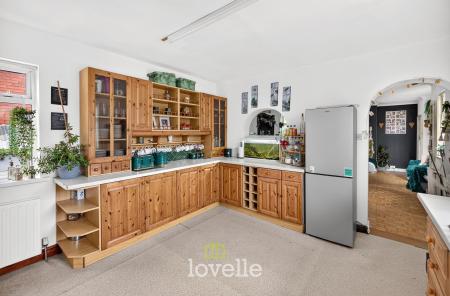 3 bedroom Semi-detached bungalow for sale in Laceby Road, Grimsby, DN34