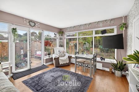 3 bedroom Semi-detached bungalow for sale in Laceby Road, Grimsby, DN34