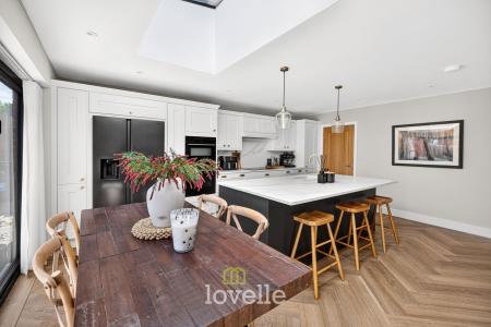 4 bedroom Detached house for sale in Maple Court, Barnoldby-Le-Beck, DN37