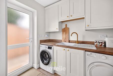 4 bedroom Detached house for sale in Maple Court, Barnoldby-Le-Beck, DN37