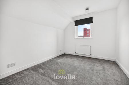 2 bedroom Flat for sale in Manor Avenue, Grimsby, DN32