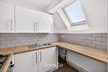 2 bedroom Flat for sale in Manor Avenue, Grimsby, DN32