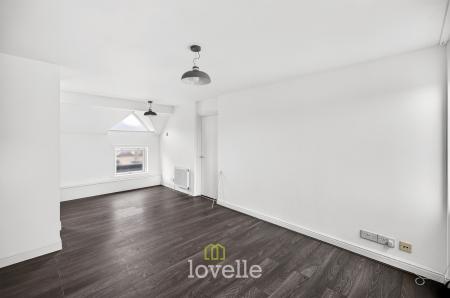 2 bedroom Flat for sale in Manor Avenue, Grimsby, DN32