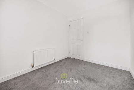 2 bedroom Flat for sale in Manor Avenue, Grimsby, DN32