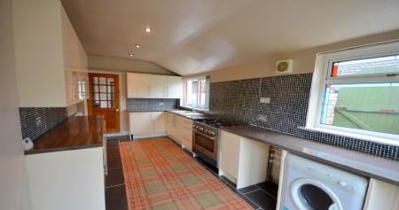 3 bedroom Terraced House to let in Durban Road, Grimsby, DN32