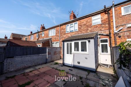 3 bedroom Terraced House for sale in Roberts Street, Grimsby, DN32