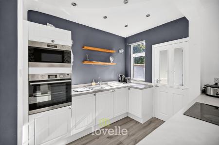 3 bedroom Terraced House for sale in Roberts Street, Grimsby, DN32