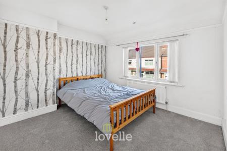 3 bedroom Terraced House for sale in Roberts Street, Grimsby, DN32