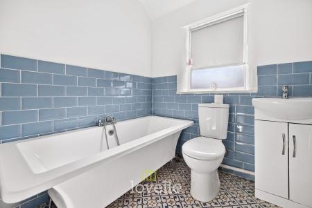 3 bedroom Terraced House for sale in Roberts Street, Grimsby, DN32